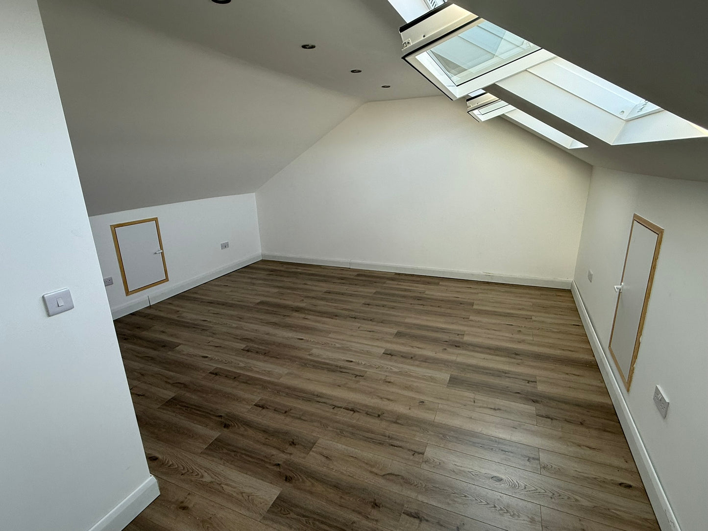Beige - 12mm Plank - New Range
