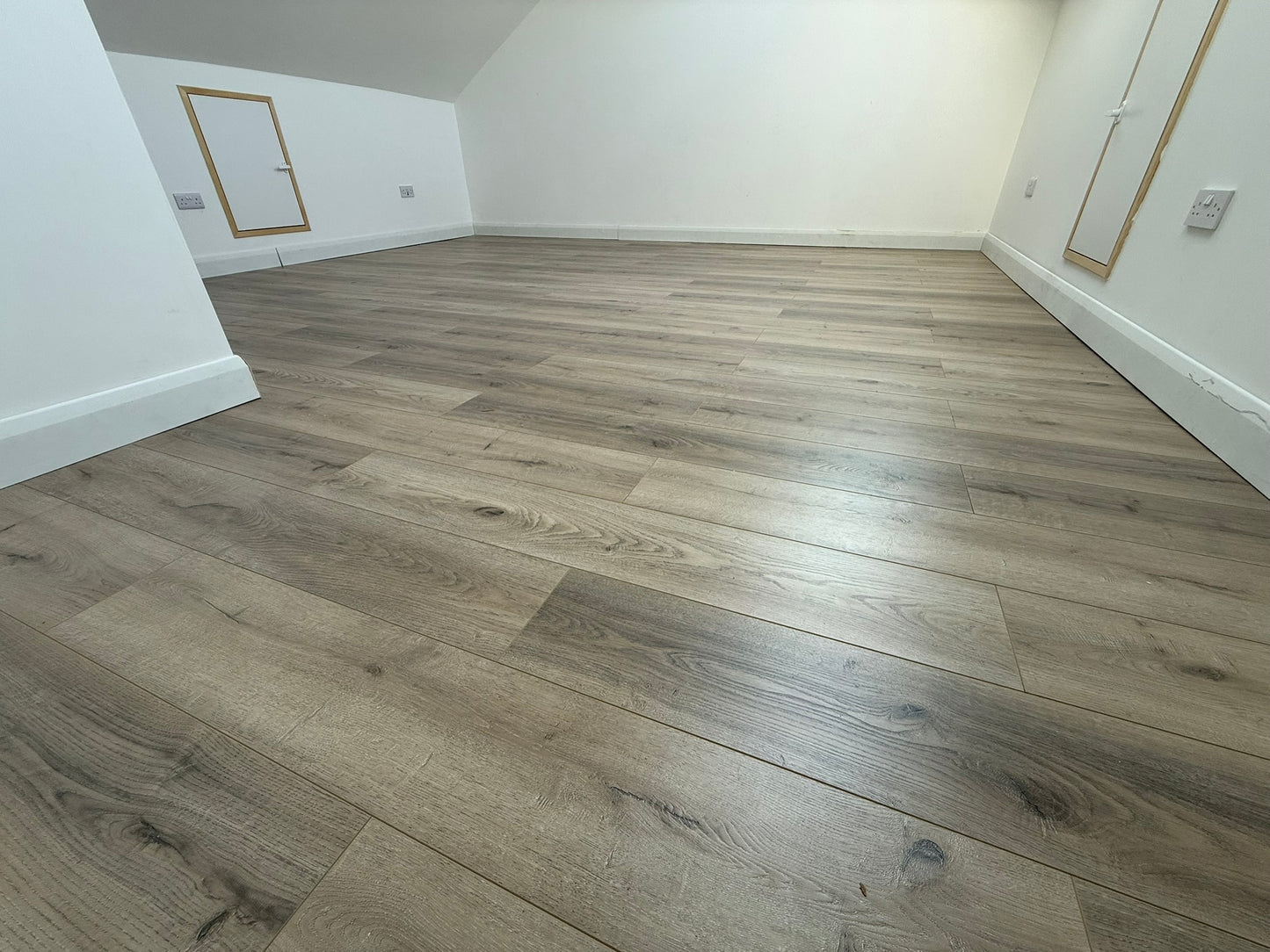 Beige - 12mm Plank - New Range